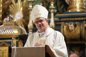 biskup robert chrząszcz